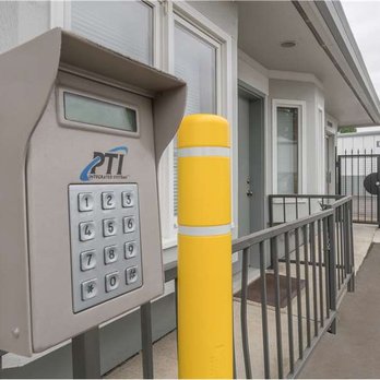 Extra Space Storage - Office - Self Storage Near Me - Beaverton, Oregon