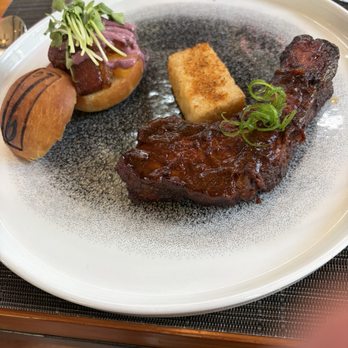 B Cellars Vineyards & Winery - BLT and BBQ rib - Wineries Near Me - Oakville, California B Cellars Vineyards & Winery - BLT and BBQ rib - Wineries Near Me - Oakville, California