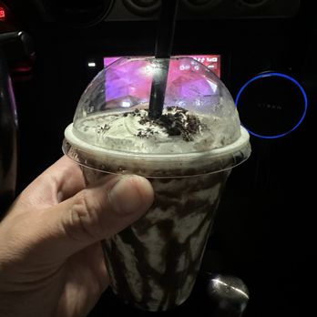 Sign Smash Burger - Cookies and cream shake - Burgers Near Me - Orange, California Sign Smash Burger - Cookies and cream shake - Burgers Near Me - Orange, California