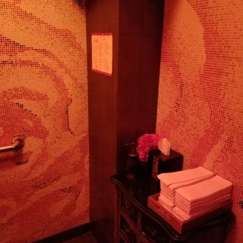 Grace's Mandarin - No changing area for moms - Asian Fusion Near Me - Oxon Hill, Maryland