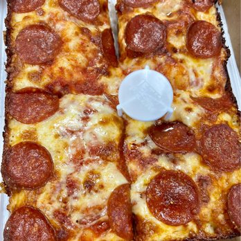 Jet's Pizza - Pepperoni 4 Corner Pizza - Pizza Near Me - Davie, Florida Jet's Pizza - Pepperoni 4 Corner Pizza - Pizza Near Me - Davie, Florida