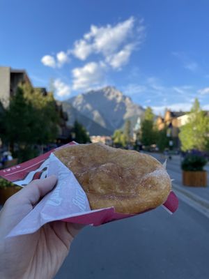 BeaverTails- Queues de Castor (Banff East) by null