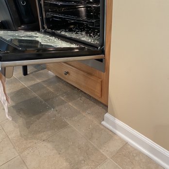 Bray & Scarff - Brand new oven - Appliances Near Me - Springfield, Virginia