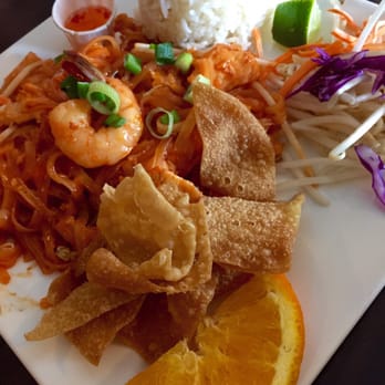 Sizzling Thai Kitchen - Pad Thai lunch combo. Comes with soup and salad - Thai Near Me - Downey, California