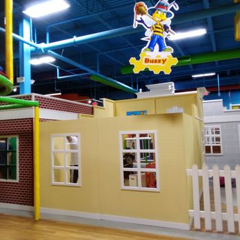 Billy Beez - Mini village (the village is much larger than this). The village consist of a mini Pizzeria, Post Office, School, Bank, Supermarket) - Kids Activities Near Me - Manassas, Virginia