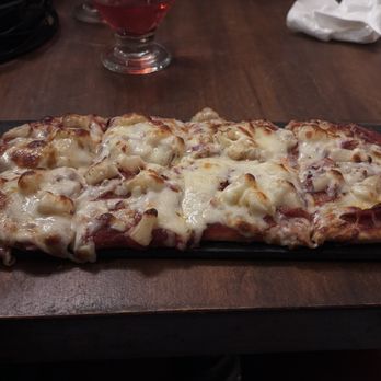 Big Chief Roadhouse - Flatbread - American Near Me - Wildwood, Missouri