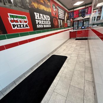 Jet's Pizza - Pizza Near Me - Missouri City, Texas