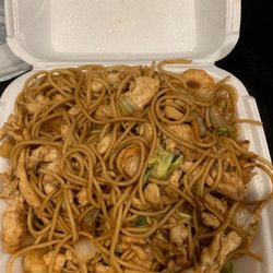 Chop Suey Inn - House lo mein minus pork
