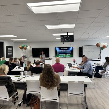 Keller Williams Luxury La Jolla - Team meeting - Real Estate Agents Near Me - San Diego, California Keller Williams Luxury La Jolla - Team meeting - Real Estate Agents Near Me - San Diego, California