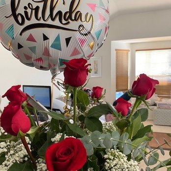Cerritos Florist - long stemmed roses - arrangement by Cerritos Florists - Florists Near Me - Cerritos, California Cerritos Florist - long stemmed roses - arrangement by Cerritos Florists - Florists Near Me - Cerritos, California