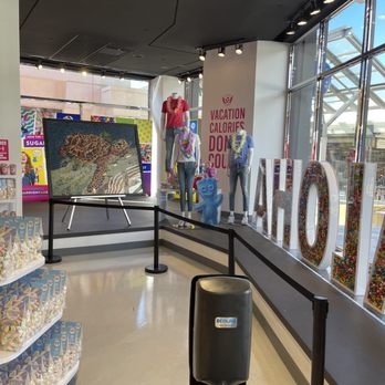 IT'SUGAR - Candy Stores Near Me - Honolulu, Hawaii