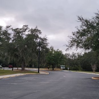 Lake Idamere Park - Main road with parking - Parks Near Me - Tavares, Florida Lake Idamere Park - Main road with parking - Parks Near Me - Tavares, Florida