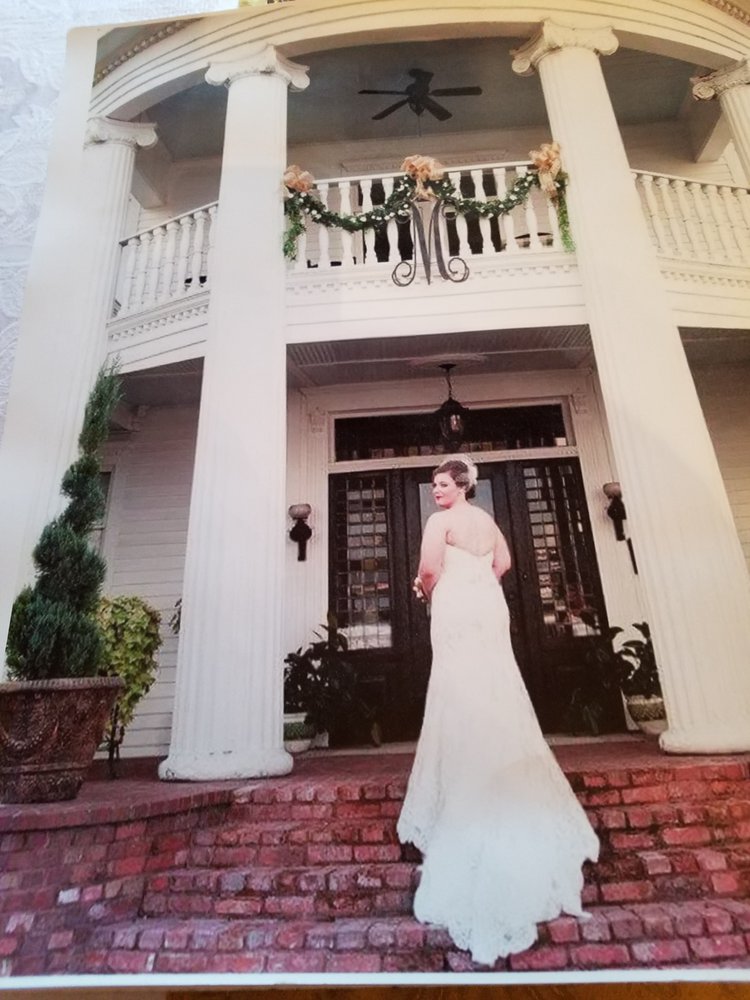 THE COLUMNS OF 115 S Dooley St, Hawkinsville,