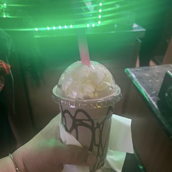 CRAVE - Cookies and Cream Milkshake - Desserts Near Me - Baltimore, Maryland