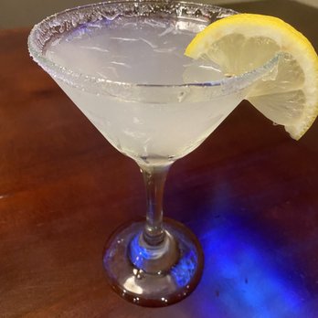 36 Town Grill & Tap - a margarita with a slice of lemon - American Near Me - Norwich, Connecticut