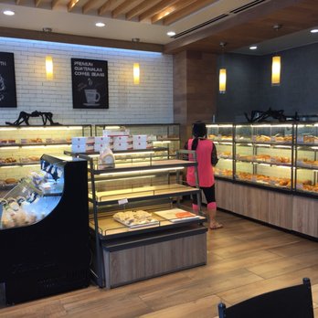 85°C Bakery Cafe-Richardson - Shelves Replenished Frequently - Bakeries Near Me - Richardson, Texas 85°C Bakery Cafe-Richardson - Shelves Replenished Frequently - Bakeries Near Me - Richardson, Texas