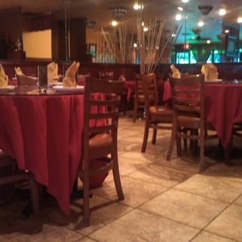 Emerald Thai Restaurant - Near entry, looking "in" - Thai Near Me - Davie, Florida Emerald Thai Restaurant - Near entry, looking "in" - Thai Near Me - Davie, Florida