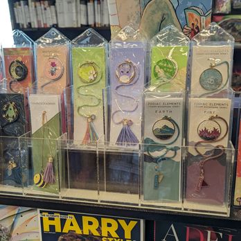 Barnes and Noble - Bookstores Near Me - Livingston, New Jersey