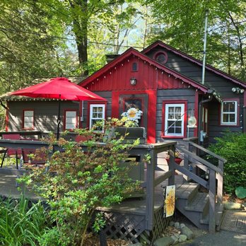 Babbling Brook Cottages - Fireside Pines Cabins - Vacation Rentals Near Me - Dingmans Ferry, Pennsylvania