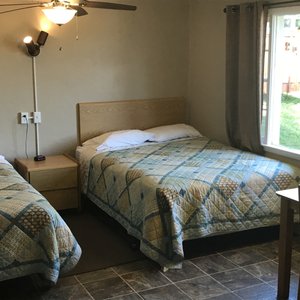 Hill View Cottages 15 Photos Hotels 3647 Lakeshore Dr Lake