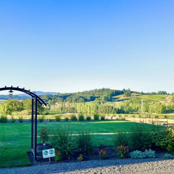 Abbey Road Farm - Bed & Breakfast Near Me - Carlton, Oregon Abbey Road Farm - Bed & Breakfast Near Me - Carlton, Oregon