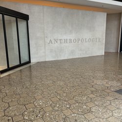 Anthropologie - The outside