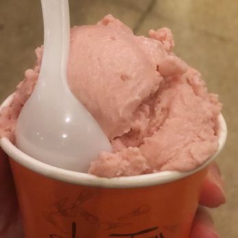 Jacques Torres Ice Cream - Strawberry ice cream - Ice Cream & Frozen Yogurt Near Me - New York, New York Jacques Torres Ice Cream - Strawberry ice cream - Ice Cream & Frozen Yogurt Near Me - New York, New York