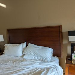 Holiday Inn Express & Suites Dubuque-West - Mismatched lamps