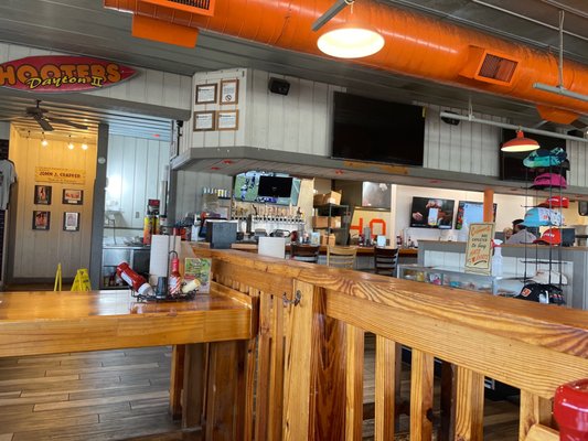 Hooters by null