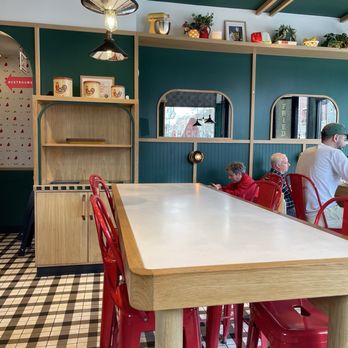 GG's Chicken Shop - Interior - Sandwiches Near Me - Chicago, Illinois GG's Chicken Shop - Interior - Sandwiches Near Me - Chicago, Illinois
