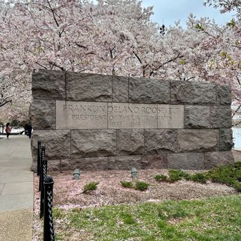 Tidal Basin - Lakes Near Me - Washington, DC, District of Columbia