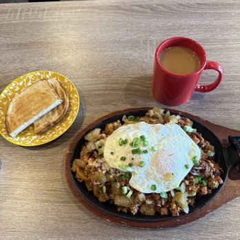 Babs Delta Diner - Meat lovers Skillet with Chorizo w a piece of Sourdough toast. - Korean Near Me - Vallejo, California