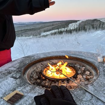 Borealis Basecamp - Fire pit for smores - Hotels Near Me - Fairbanks, Alaska