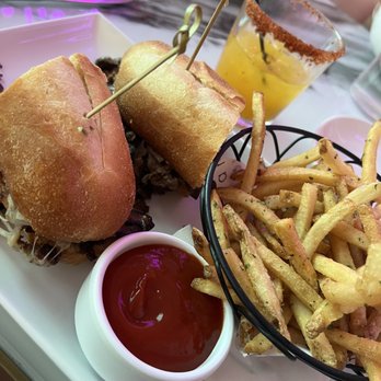 Sugar Factory Foxwoods - Steak and cheese - American Near Me - Mashantucket, Connecticut Sugar Factory Foxwoods - Steak and cheese - American Near Me - Mashantucket, Connecticut
