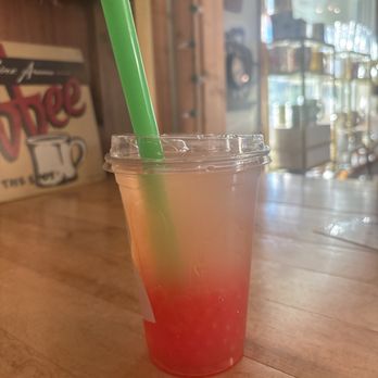 Hill Top Soda Shoppe - Ice Cream & Frozen Yogurt Near Me - Benzonia, Michigan
