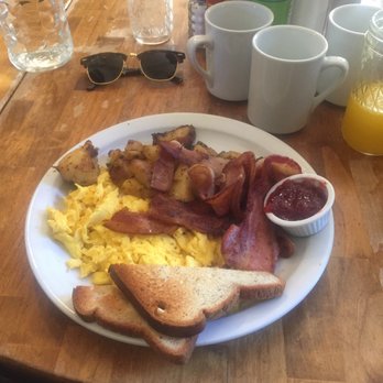 Howard Station Cafe - Great place! Portions are huge. Food is delicious. Service is awesome. What's not to love! This place is cash only so be prepared. - Juice Bars & Smoothies Near Me - Occidental, California