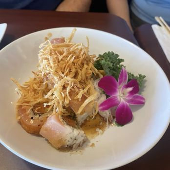 Yanagi Sushi - Super Albacore Roll - Sushi Bars Near Me - Northridge, California Yanagi Sushi - Super Albacore Roll - Sushi Bars Near Me - Northridge, California