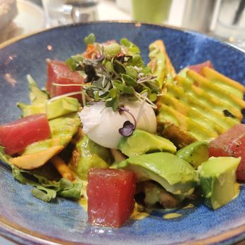 OEB Breakfast - Toronto Street - Blue fin Tuna Poke Bowl with Waffle Fries - Breakfast & Brunch Near Me - Toronto, Ontario OEB Breakfast - Toronto Street - Blue fin Tuna Poke Bowl with Waffle Fries - Breakfast & Brunch Near Me - Toronto, Ontario