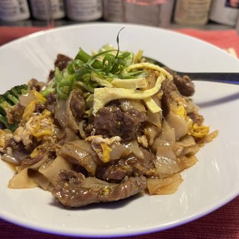 Bonding - Beef Pad See Eww - Sushi Bars Near Me - Miami, Florida