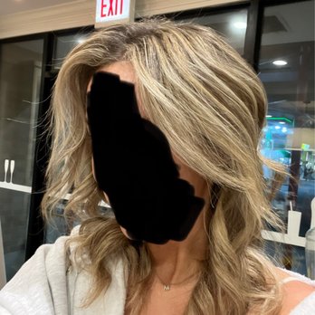 Drybar - River North - Blow Dry/Out Services Near Me - Chicago, Illinois