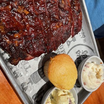 Famous Dave's Bar-B-Que - Barbeque Near Me - Tukwila, Washington Famous Dave's Bar-B-Que - Barbeque Near Me - Tukwila, Washington
