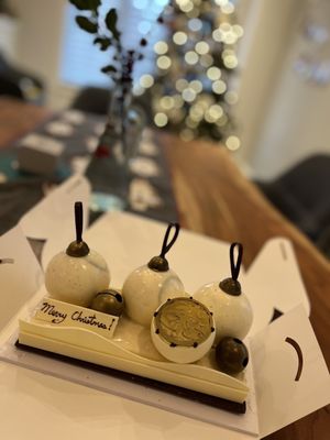 Cho-Kwok-Lat Markham by null