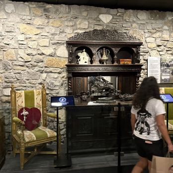 Johnny Cash Museum - Wall made of actual home pieces - Museums Near Me - Nashville, Tennessee