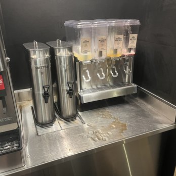 Chipotle Mexican Grill - Spilled drinks and the agua frescas had not been refilled. - Fast Food Near Me - New Smyrna Beach, Florida