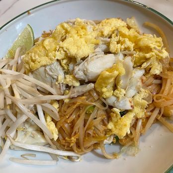 Kin Long Beach - Pad Thai with Colossal Crab Meat - Thai Near Me - Long Beach, California Kin Long Beach - Pad Thai with Colossal Crab Meat - Thai Near Me - Long Beach, California