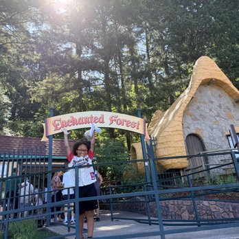 Enchanted Forest - Entrance - Amusement Parks Near Me - Turner, Oregon