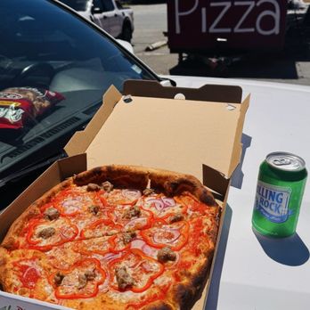 Mojo Pizza - Meatball Pie Yum - Pizza Near Me - Orick, California Mojo Pizza - Meatball Pie Yum - Pizza Near Me - Orick, California