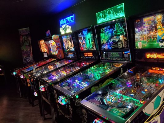 District Eat & Play by null