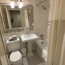 Room bathroom Room bathroom