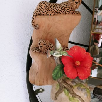 Los Aztecas Thrift Store - Thrift Stores Near Me - Huntington Park, California Los Aztecas Thrift Store - Thrift Stores Near Me - Huntington Park, California